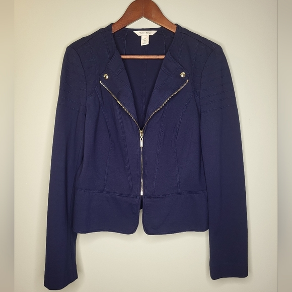 White House Black Market Jackets & Blazers - White House Black Market Blazer/Jacket. Size 14. Zip up